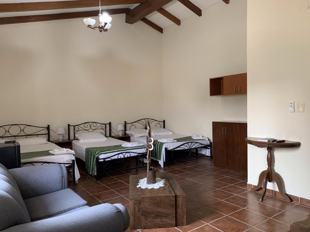 Lili'S Hostel Санта-Крус-де-ла-Сьерра Экстерьер фото