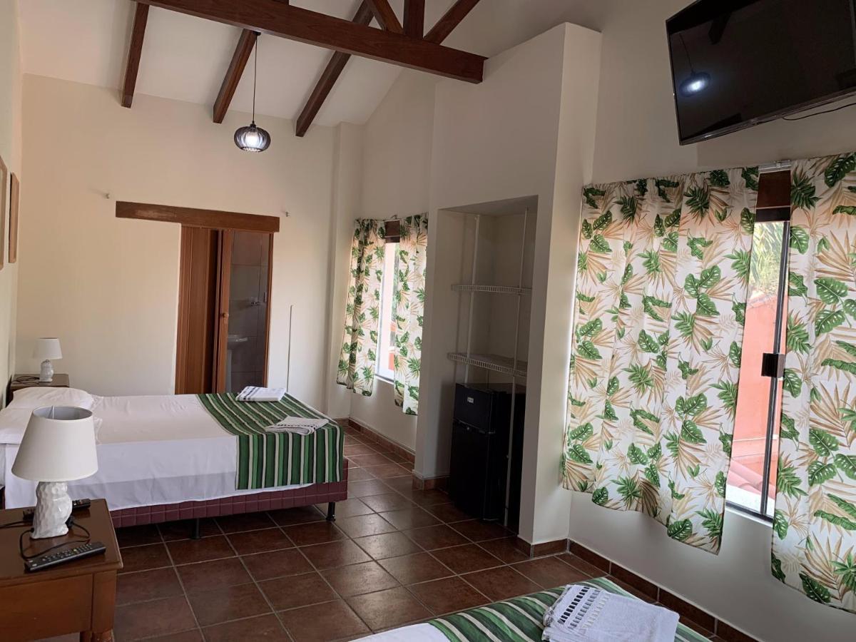Lili'S Hostel Санта-Крус-де-ла-Сьерра Экстерьер фото